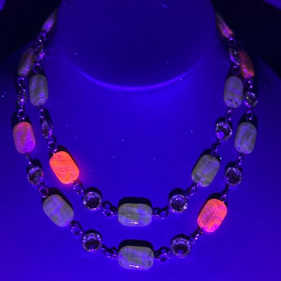 Yellow Swirl Glass Bead Crystal Gold-tone 2-strand Necklace UV Reactive GLOW VTG - Picture 2 of 16